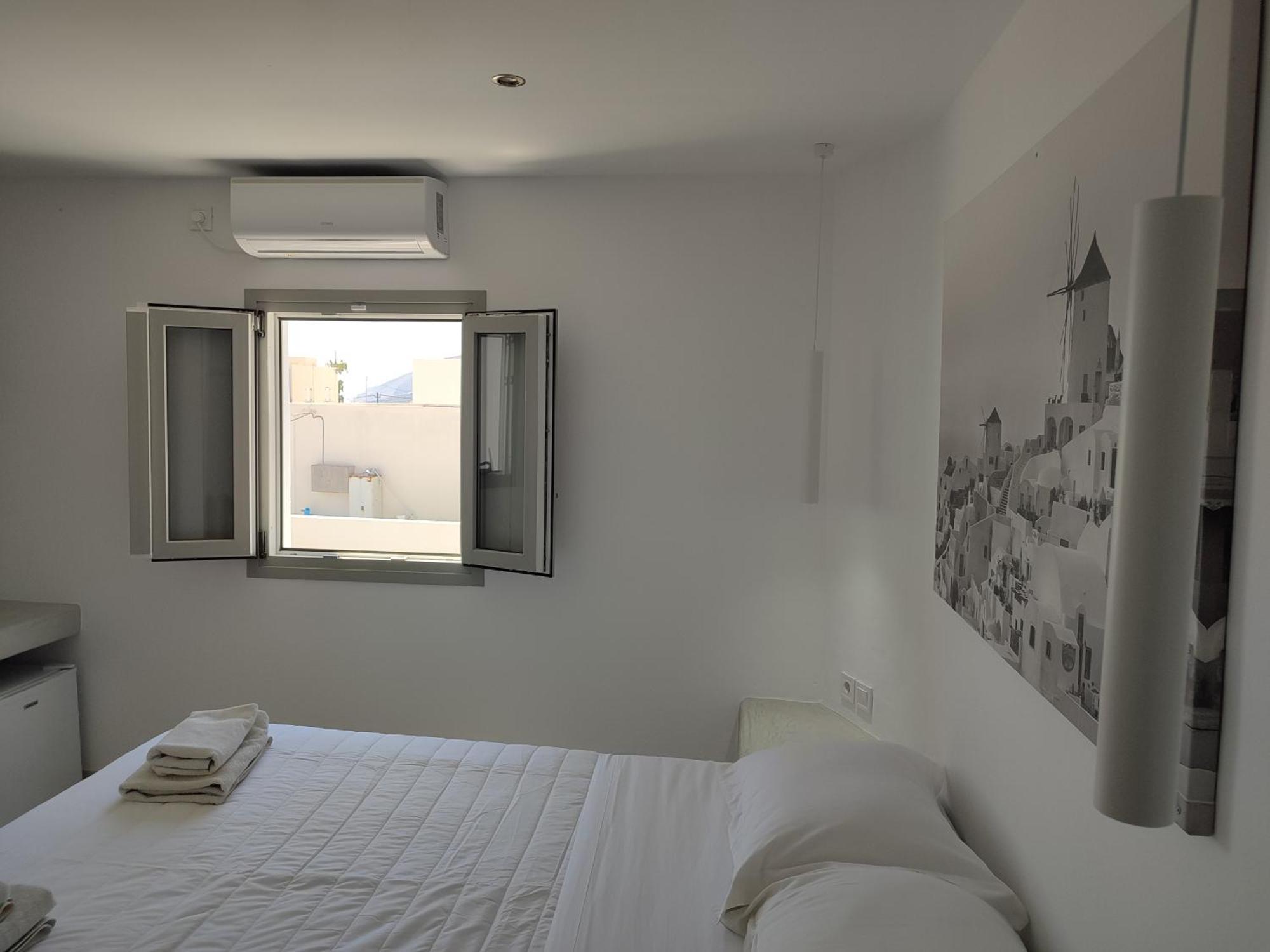 Magic Caves Rooms- Fira Center Bagian luar foto