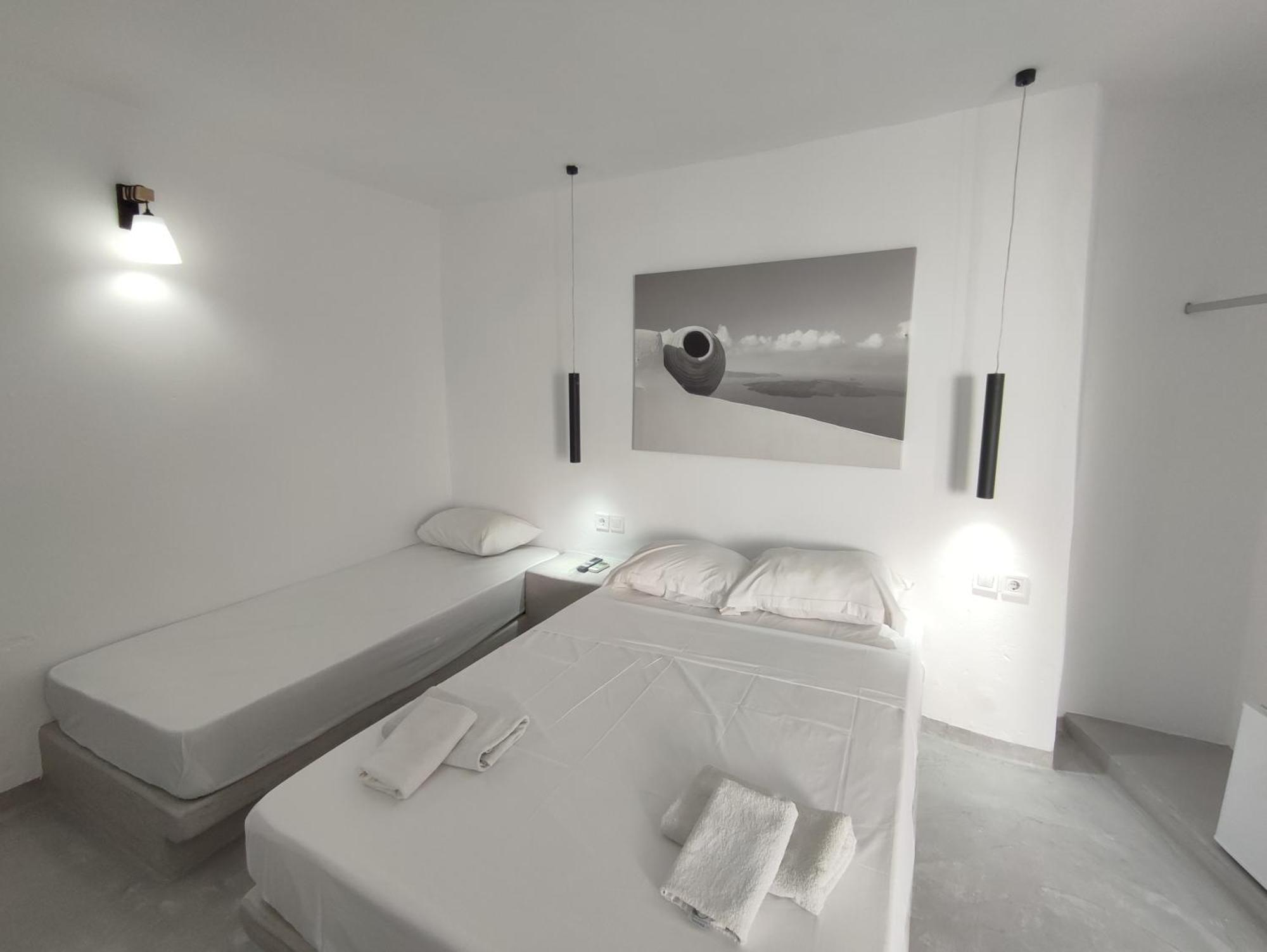 Magic Caves Rooms- Fira Center Bagian luar foto