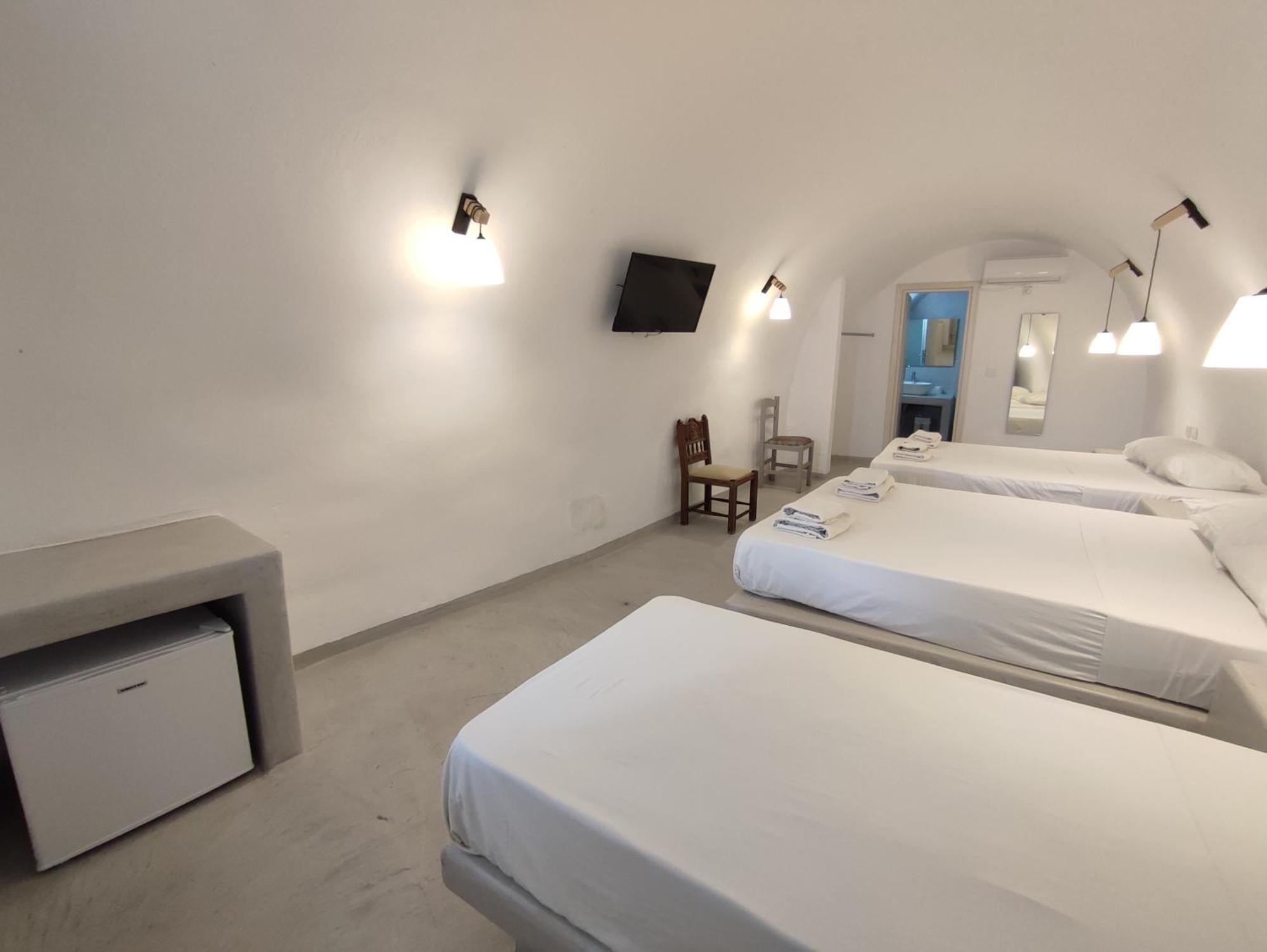 Magic Caves Rooms- Fira Center Bagian luar foto
