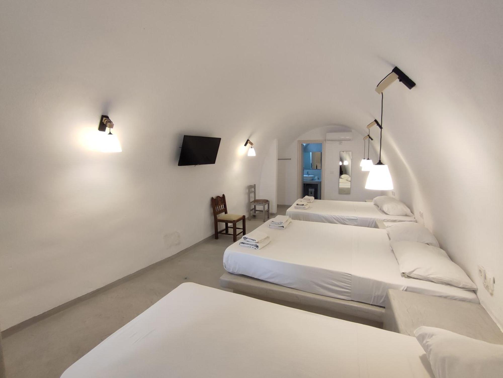Magic Caves Rooms- Fira Center Bagian luar foto