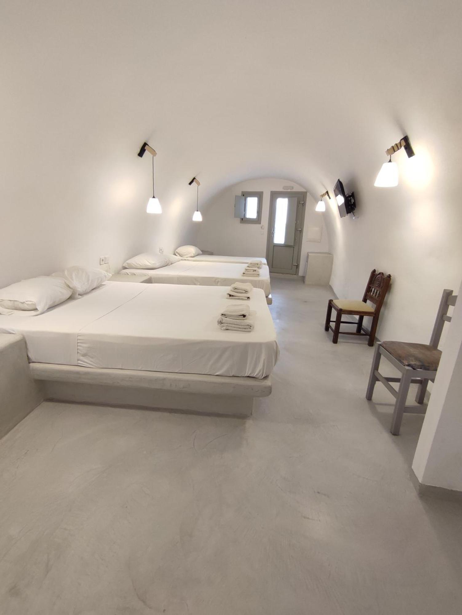 Magic Caves Rooms- Fira Center Bagian luar foto